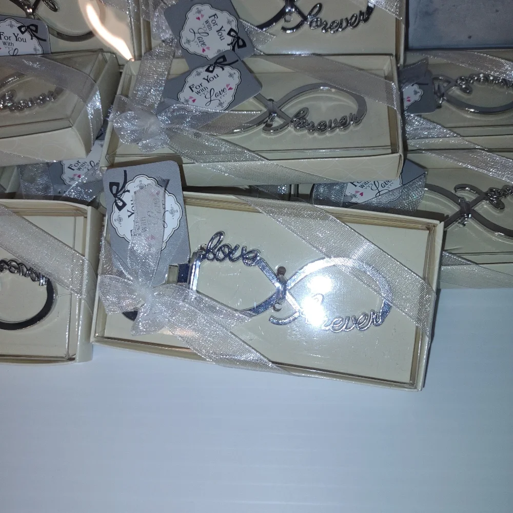 12 Love bottle opener favors - Picture 2 of 5